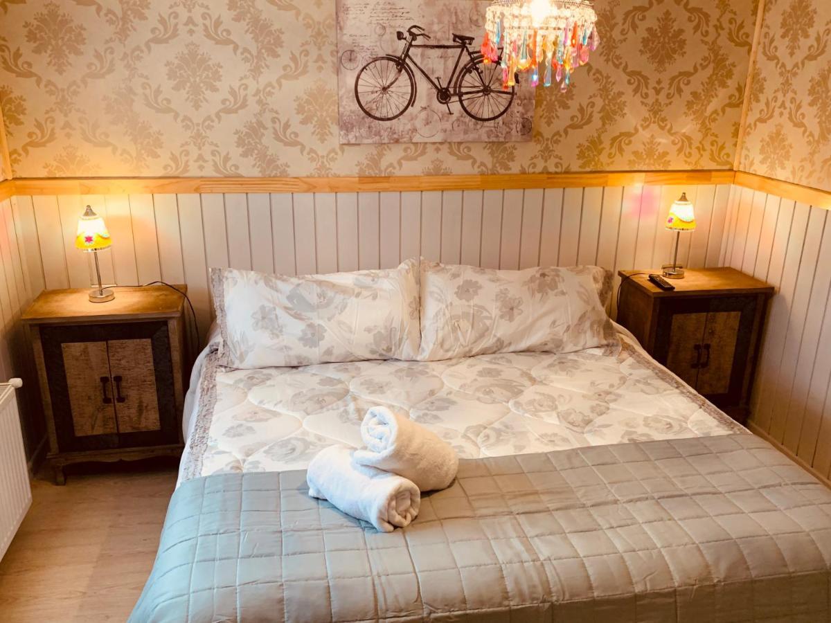 Arte Brisa Hostal Boutique Пуэрто-Наталес Экстерьер фото