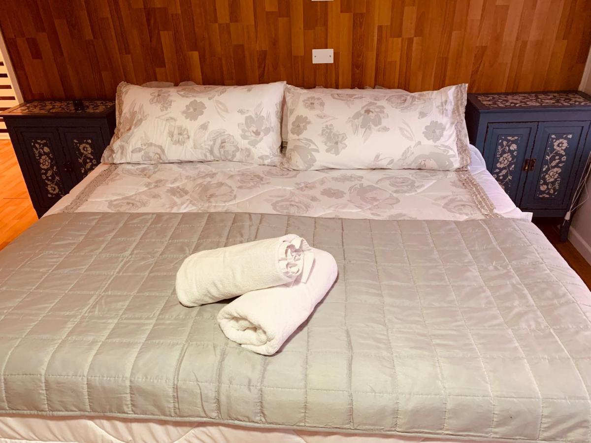 Arte Brisa Hostal Boutique Пуэрто-Наталес Экстерьер фото