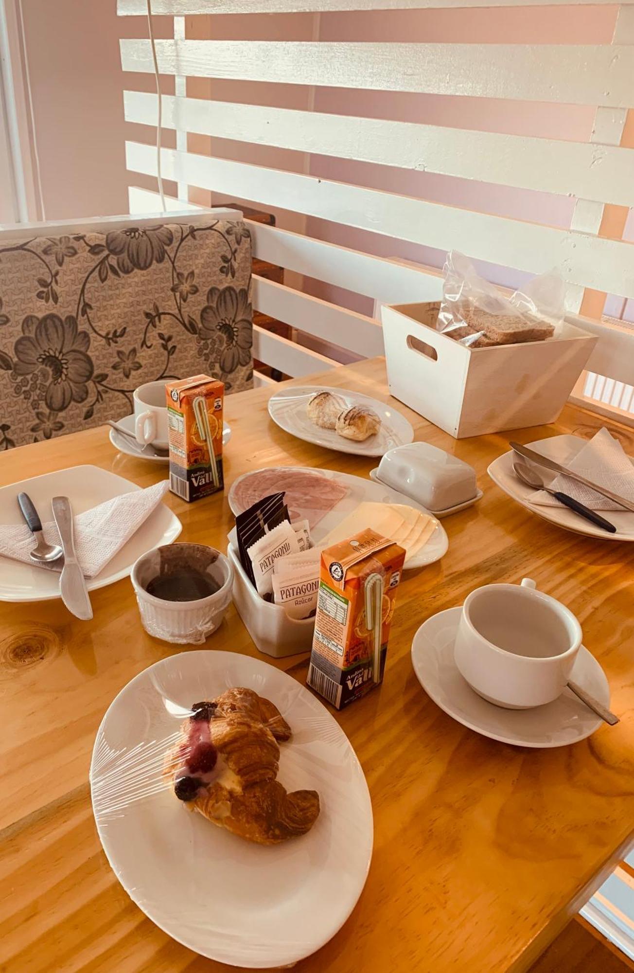 Arte Brisa Hostal Boutique Пуэрто-Наталес Экстерьер фото
